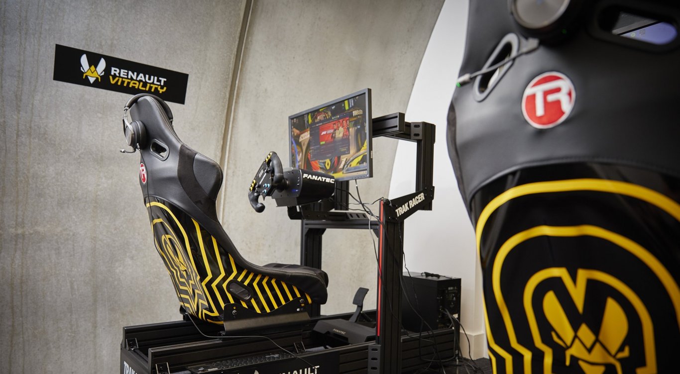Trak Racer partners with Renault DP World F1 Team